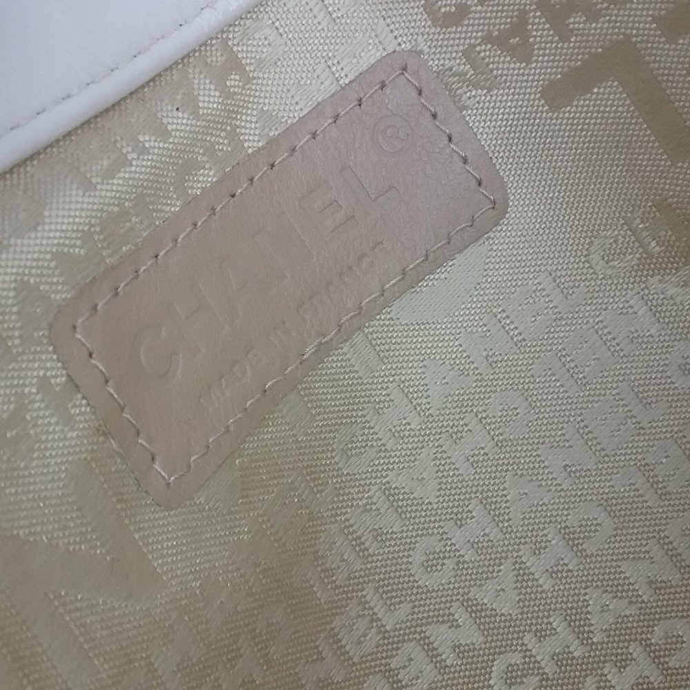 SOLD! ๐ค CHANEL Mademoiselle East West Flap - Picture 10 of 17